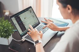 Homeowner posts + sets up payment account